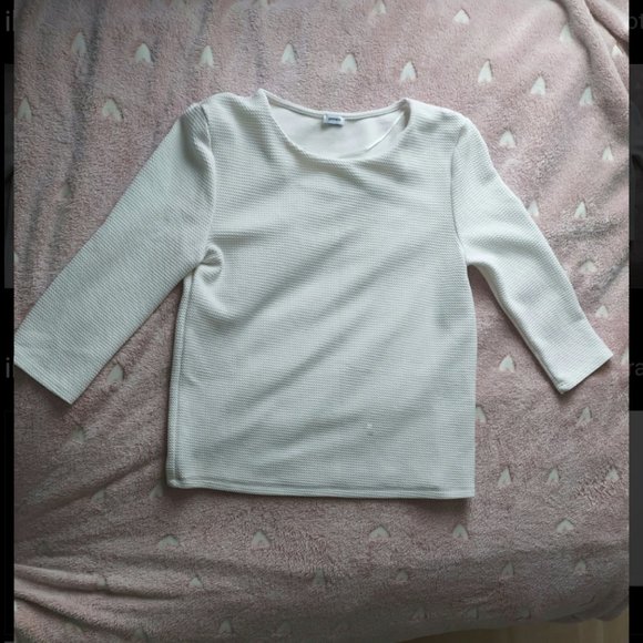 1.White top from pinkie - Picture 1 of 3